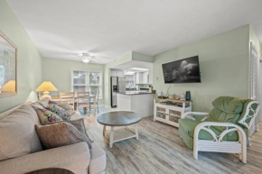 Phenomenal 2 Bedroom Condo at Island Palms! Sleeps 6!